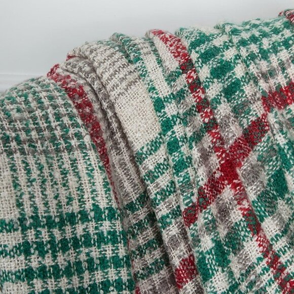 NEW Green Red Plaid Blanket Soft Christmas Indoor Decorations 50" W x 67" L - Picture 7 of 10
